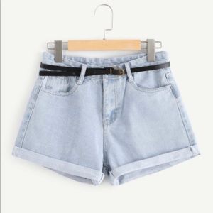 Mom jeans ! Brand new never worn!!